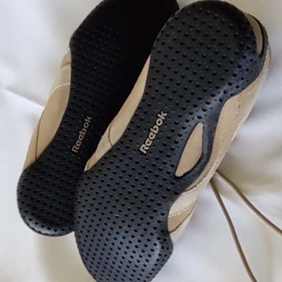 Reebok brown suede lace-up shoes, size 8 - Picture 6 of 6